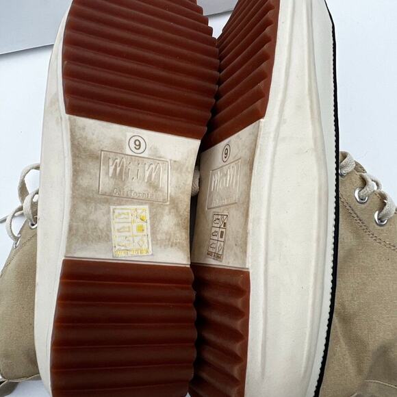 Mimi hi-top, side zipper, fashion shoes, tan color women's size 9 - Picture 9 of 9